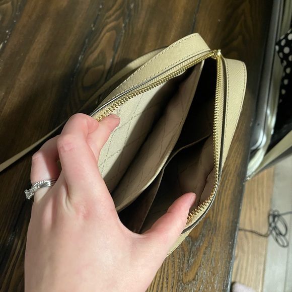 Brand new never used Jet Set Michael Kors cross body. - Picture 6 of 6